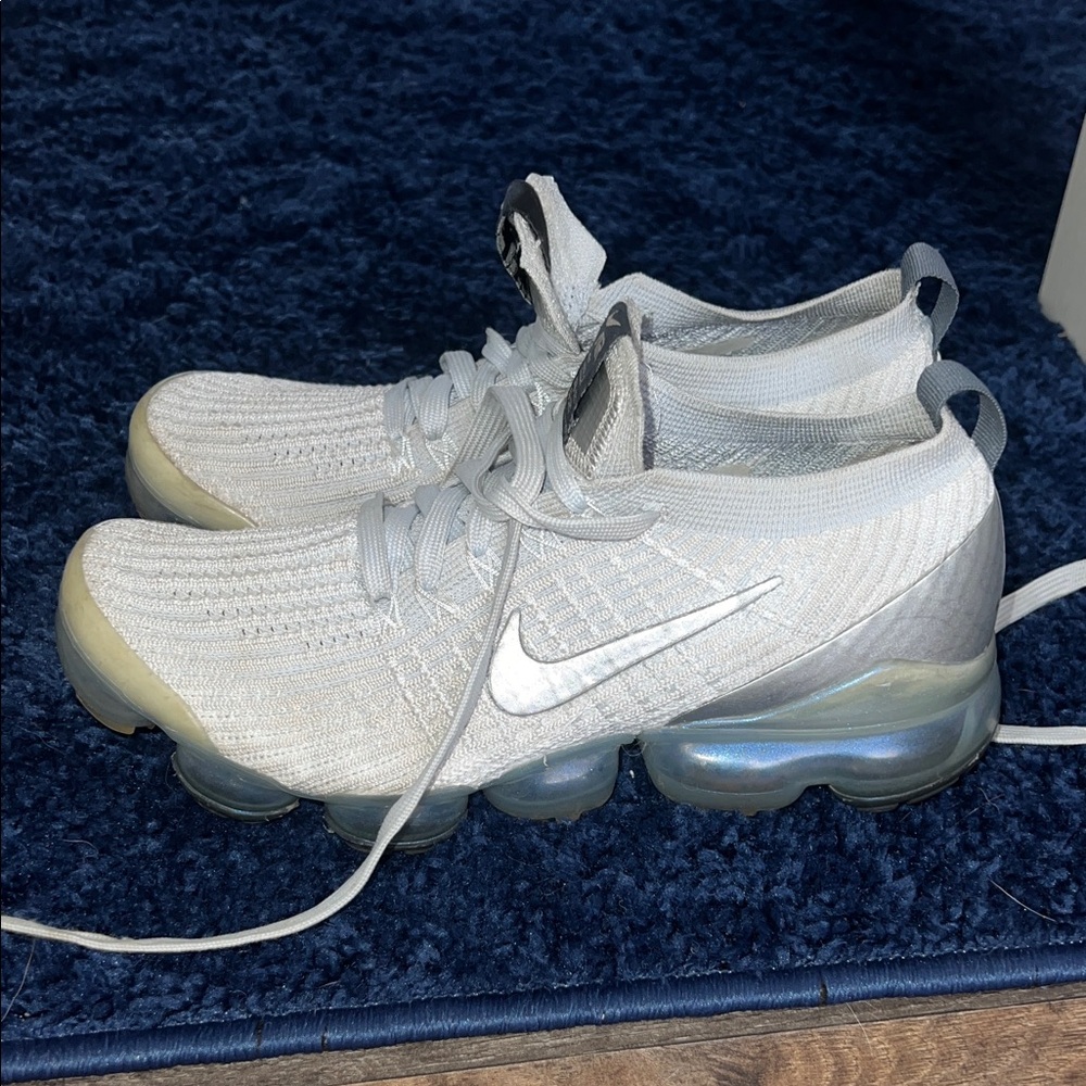 Ladies Nike 2016 Air VaporMax metallic / white and silver shoes sz 8